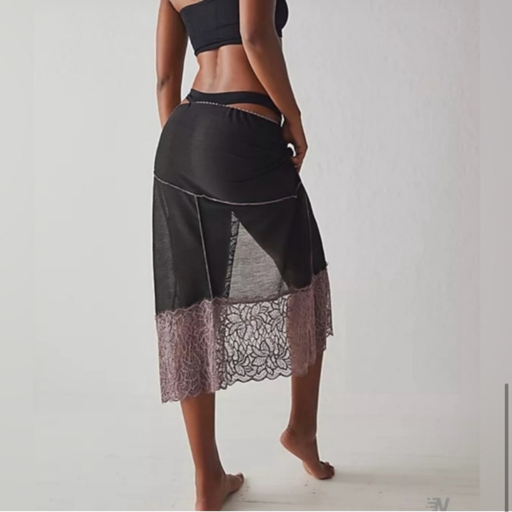 FREE PEOPLE INTIMATELY Into You Half Column Slip Size Small Black Mauve Lace NEW - Picture 3 of 5